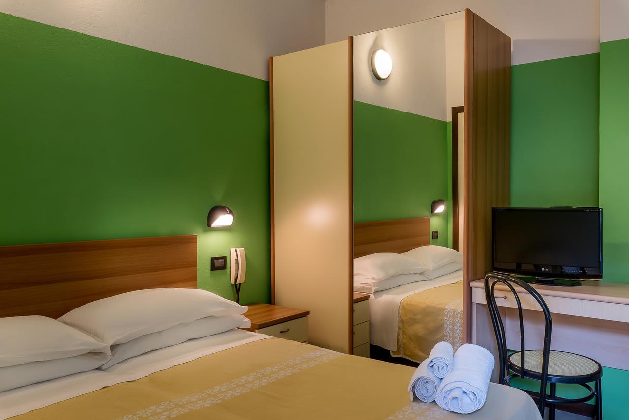 Hotel T Depandance Rimini Exterior foto