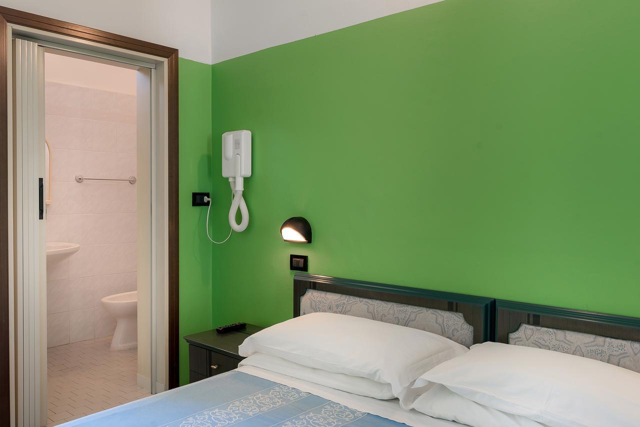 Hotel T Depandance Rimini Exterior foto